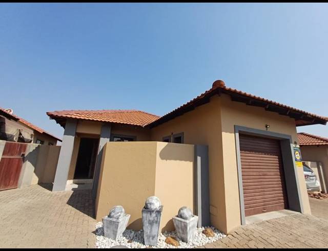 3 BEDROOM TOWNHOUSE FOR SALE IN BENDOR